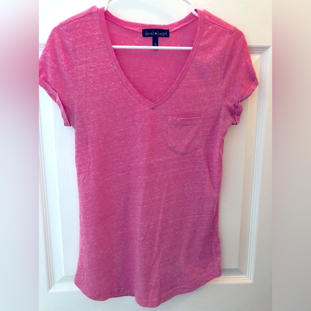 Derek Heart Women’s BARBIE pink pocketed T-shirt. Cuffed. Large (fits like Med)
